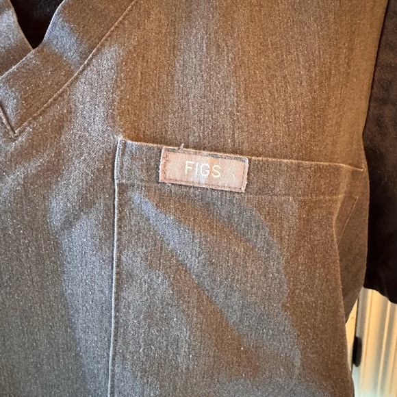 Figs Graphite Gray Catarina One Pocket Short Sleeve Women's Scrub Top - Picture 3 of 10